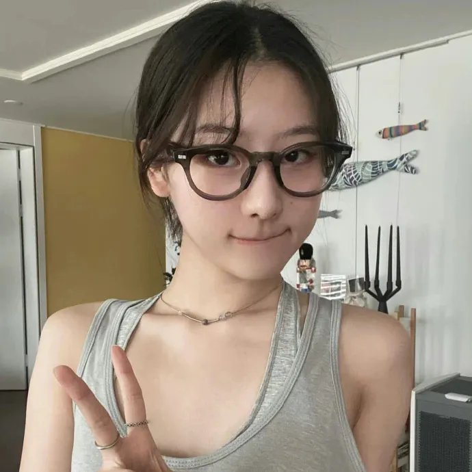 日出的怪物 海报