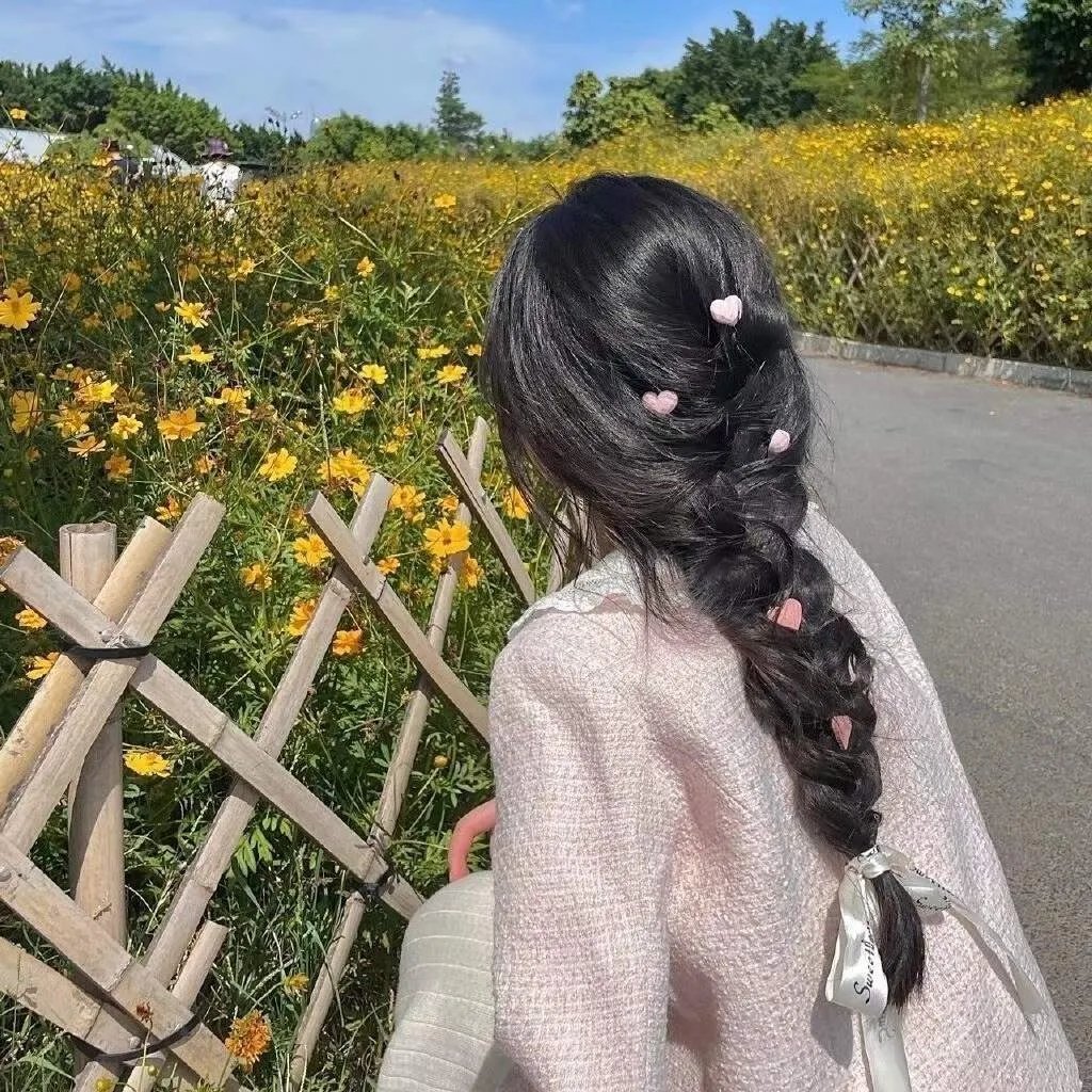 扭曲效应 海报